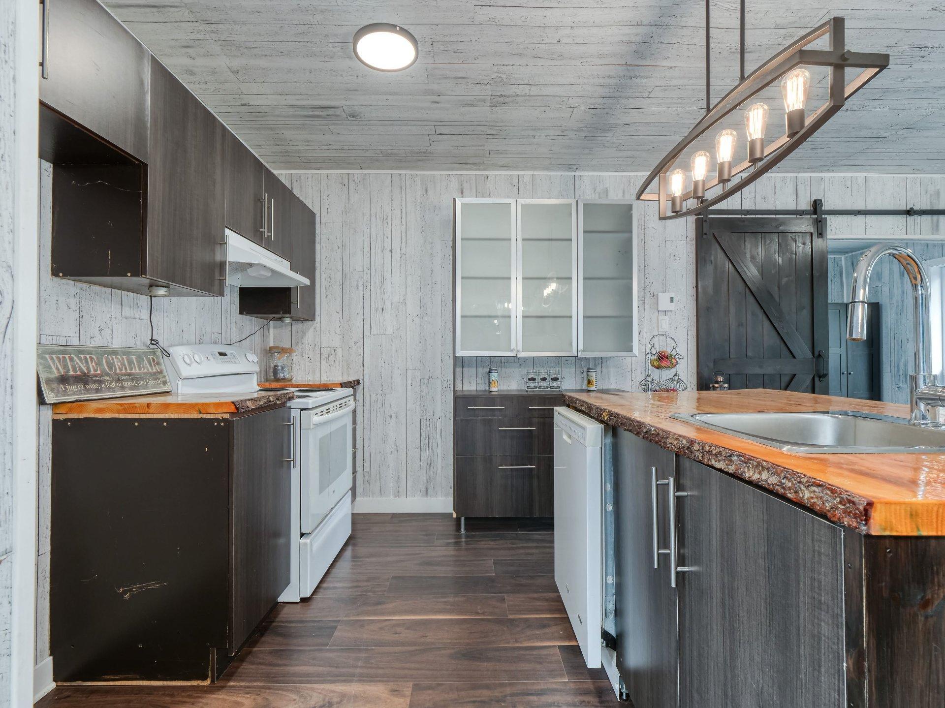 









19


Rue Paul

,
Saint-Jean-de-Matha,




QC
J0K2S0

