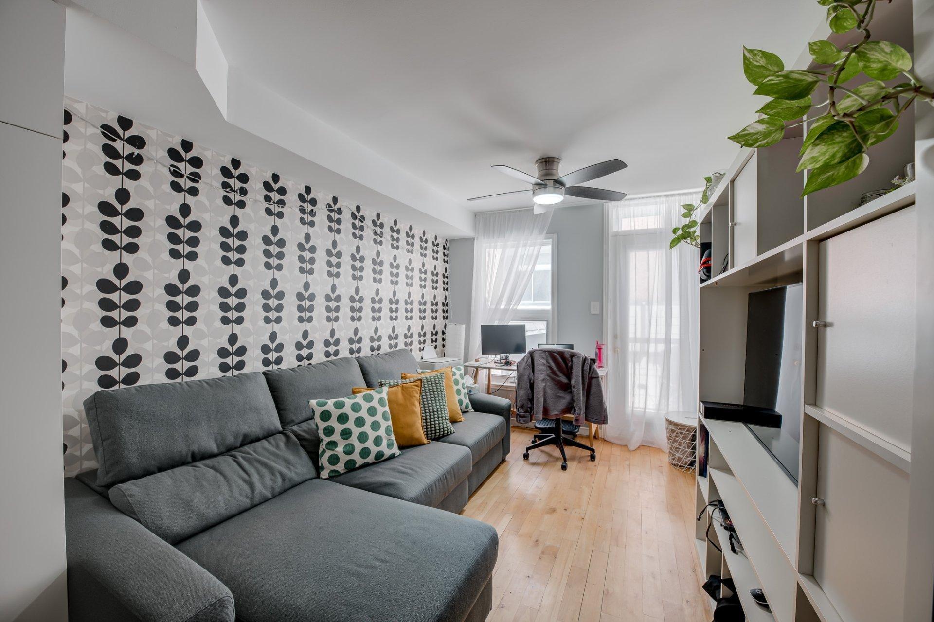 









192


Av. Laurier E.

,
Montréal (Le Plateau-Mont-Royal),




QC
H2T1E9

