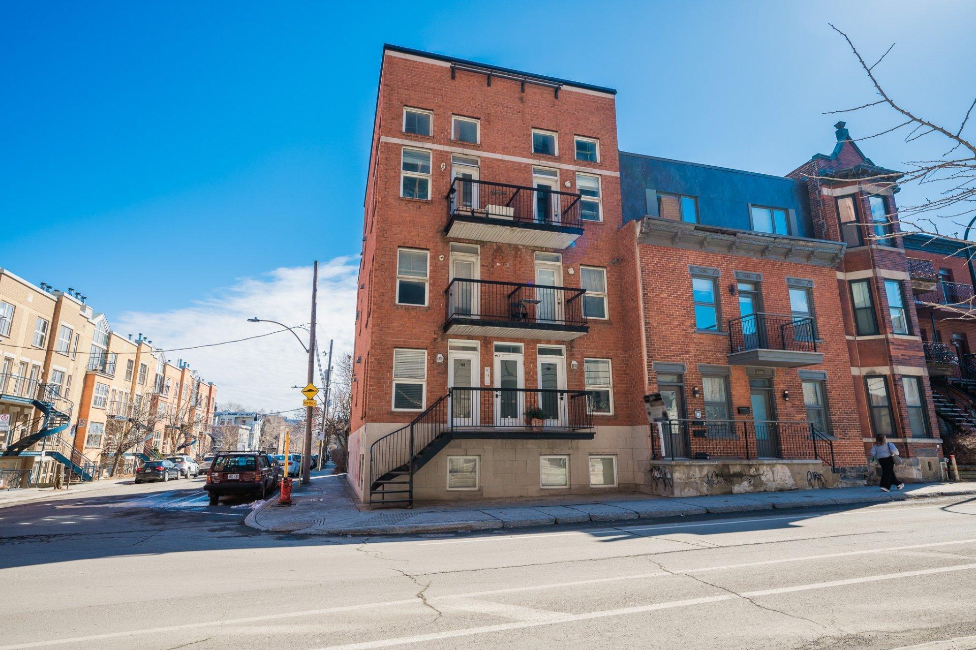 









192


Av. Laurier E.

,
Montréal (Le Plateau-Mont-Royal),




QC
H2T1E9

