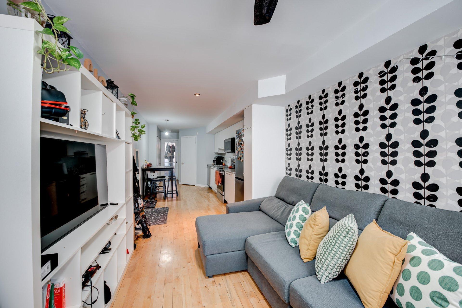 









192


Av. Laurier E.

,
Montréal (Le Plateau-Mont-Royal),




QC
H2T1E9

