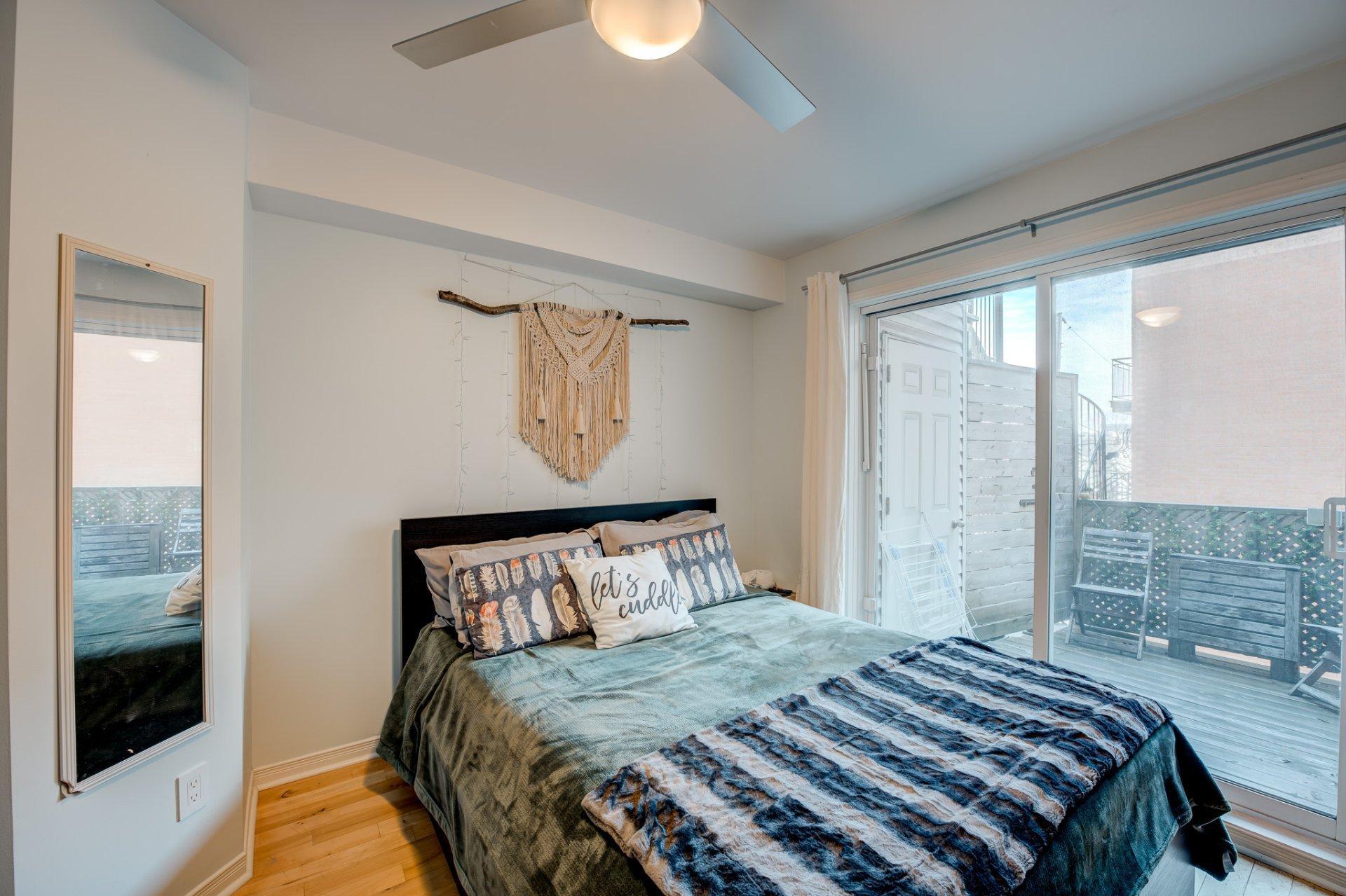 









192


Av. Laurier E.

,
Montréal (Le Plateau-Mont-Royal),




QC
H2T1E9

