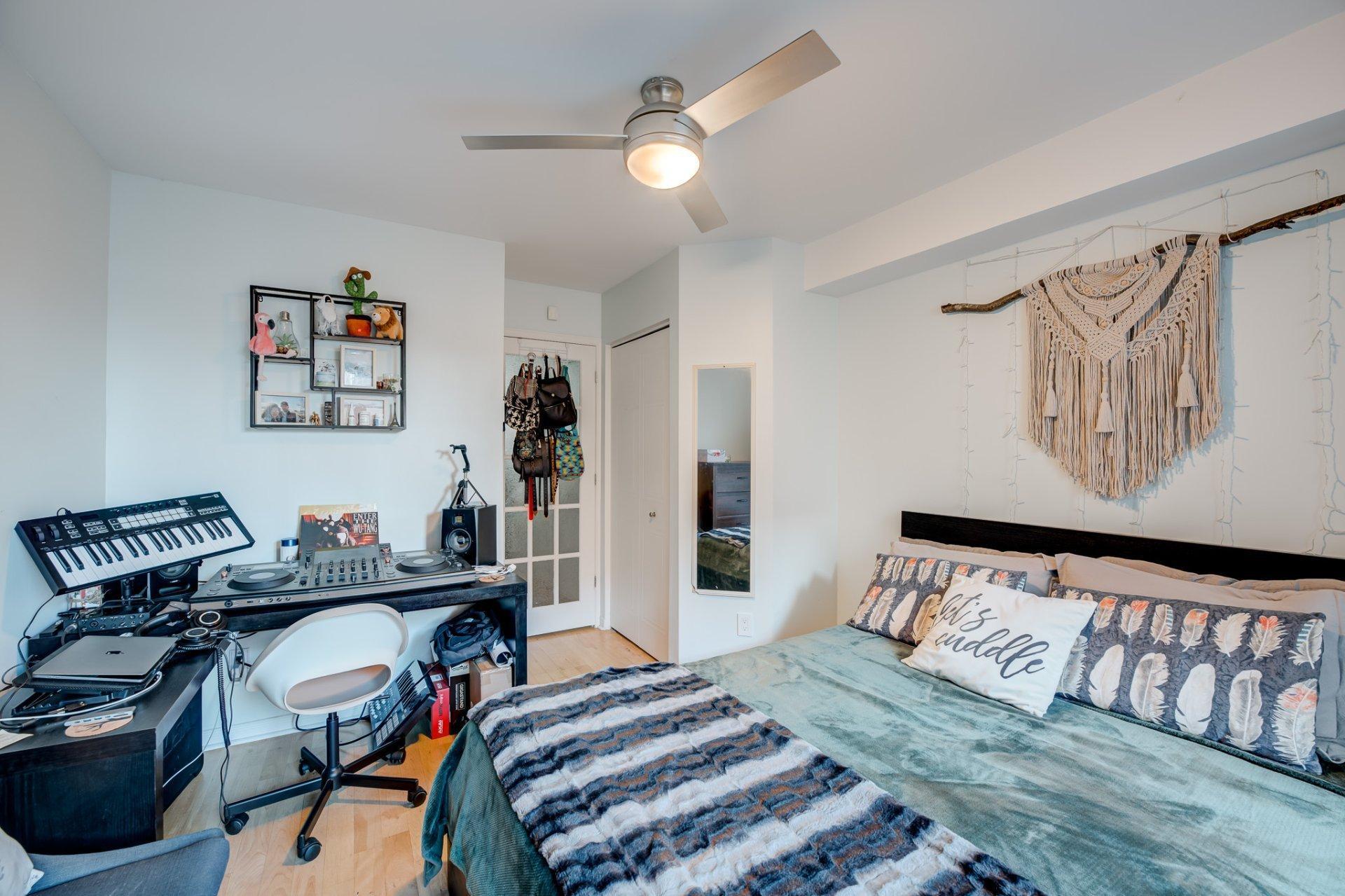 









192


Av. Laurier E.

,
Montréal (Le Plateau-Mont-Royal),




QC
H2T1E9

