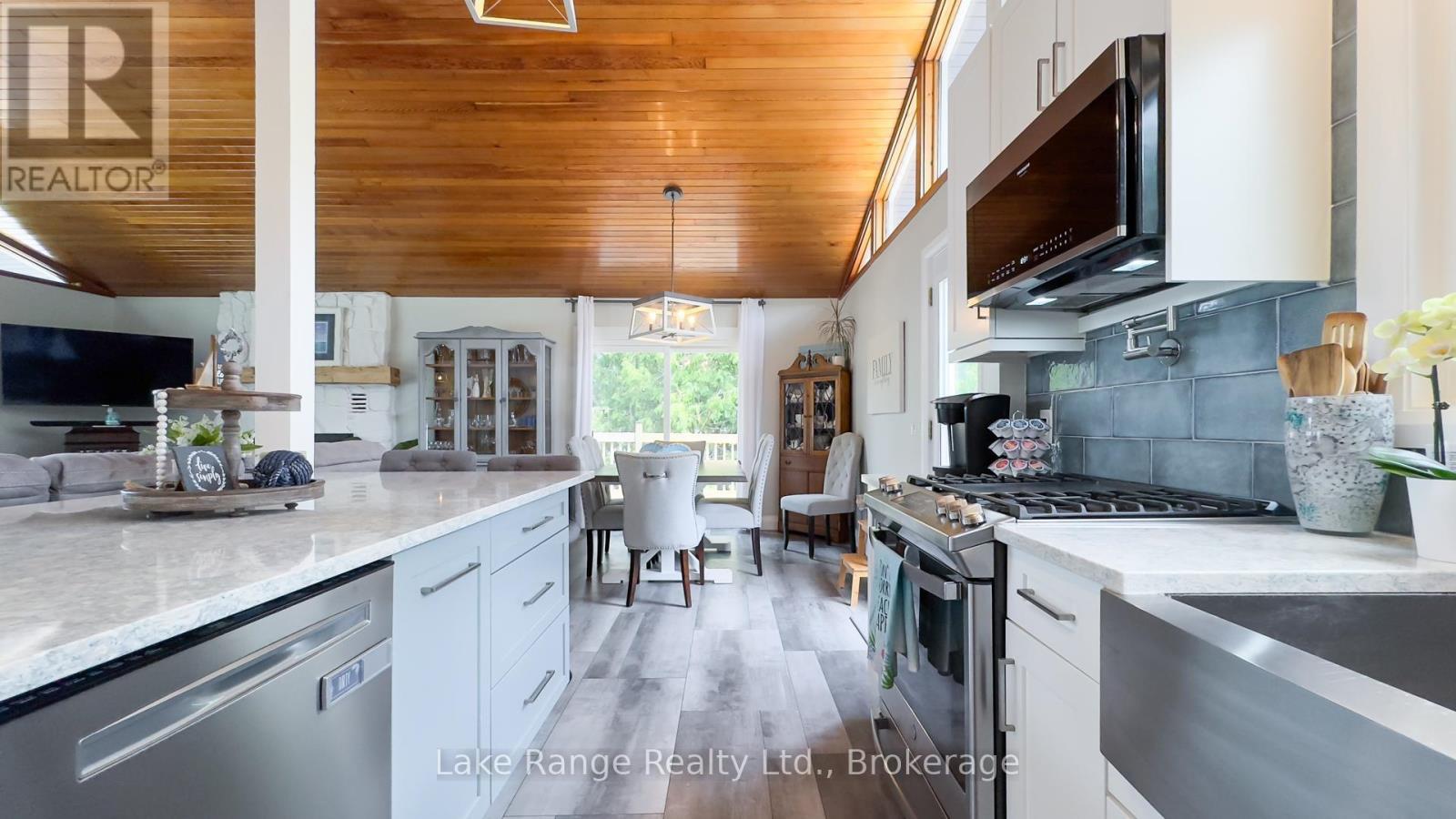 












202 BIRCHWOOD AVENUE

,
Kincardine,




Ontario
N0G2T0

