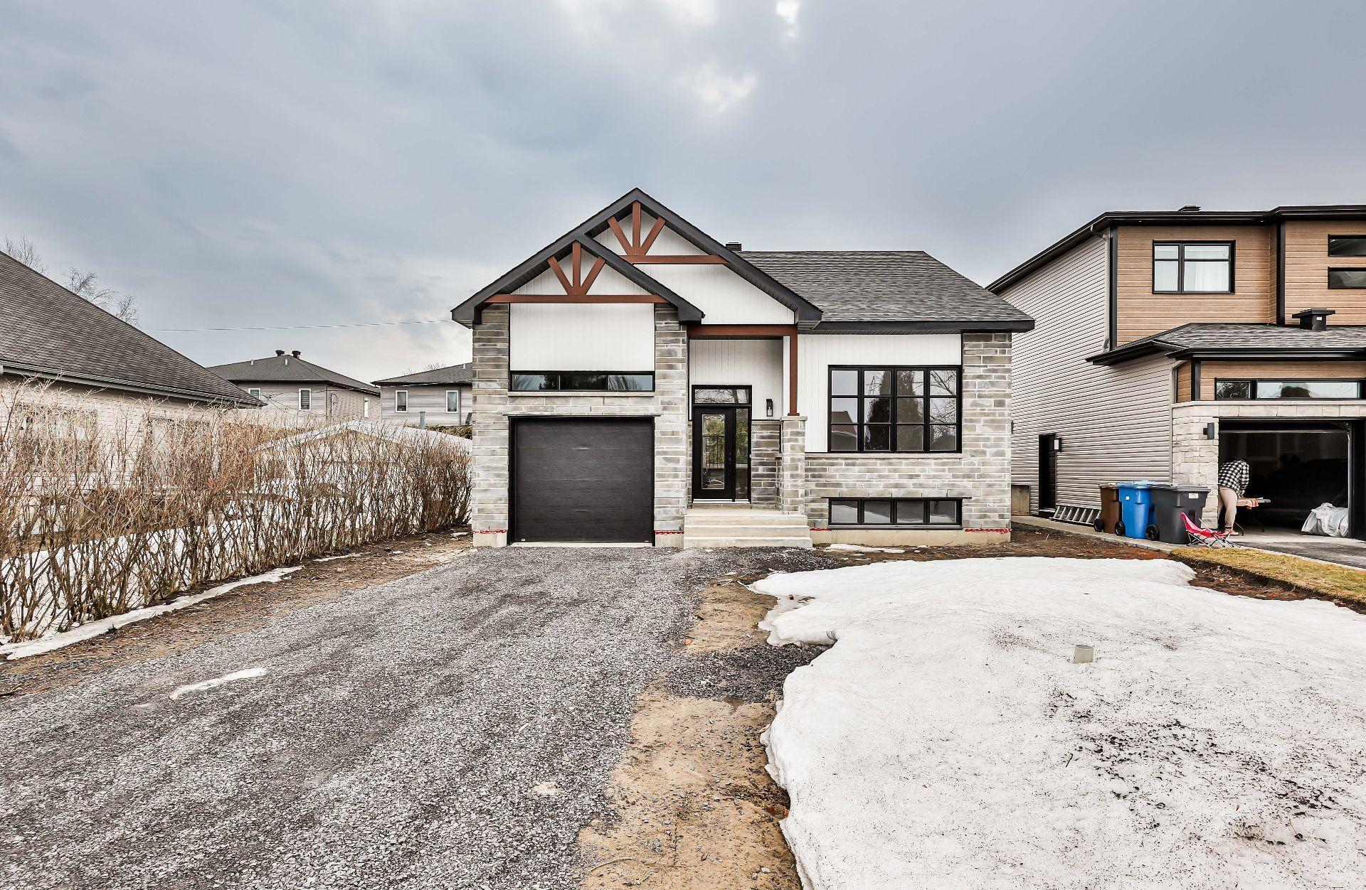 









1552


Rue des Érables

,
L'Assomption,




QC
J5W5M3

