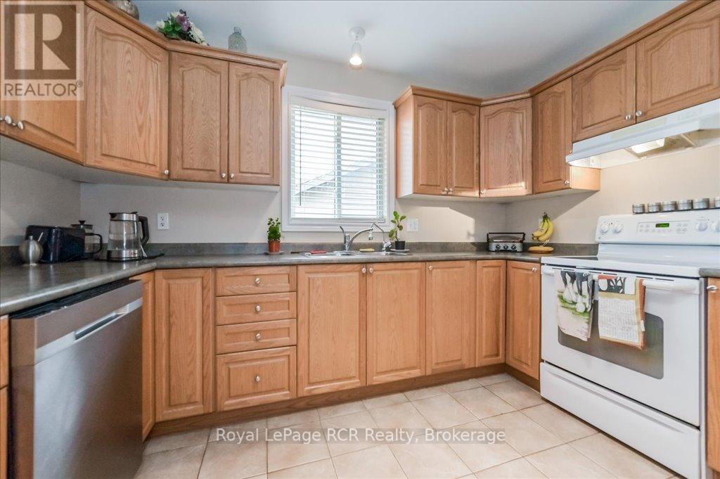 












675 ALBERT STREET

,
Wellington North (Mount Forest),




Ontario
N0G2L2

