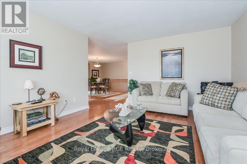 












675 ALBERT STREET

,
Wellington North (Mount Forest),




Ontario
N0G2L2

