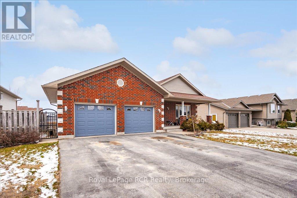 












675 ALBERT STREET

,
Wellington North (Mount Forest),




Ontario
N0G2L2

