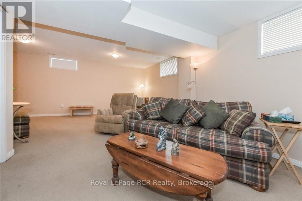 












675 ALBERT STREET

,
Wellington North (Mount Forest),




Ontario
N0G2L2

