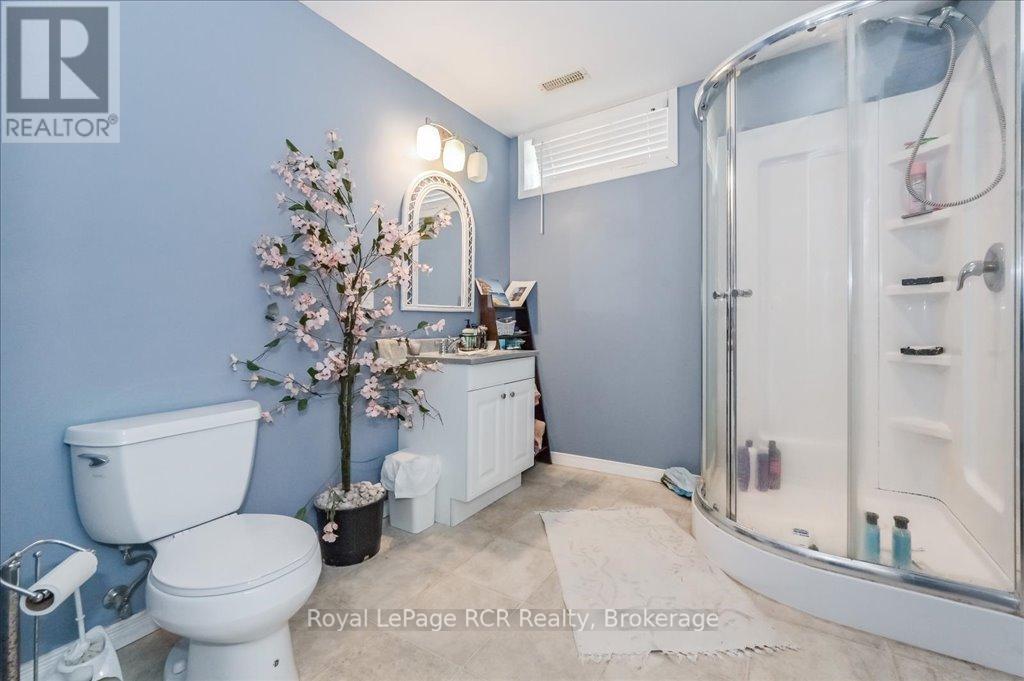 












675 ALBERT STREET

,
Wellington North (Mount Forest),




Ontario
N0G2L2

