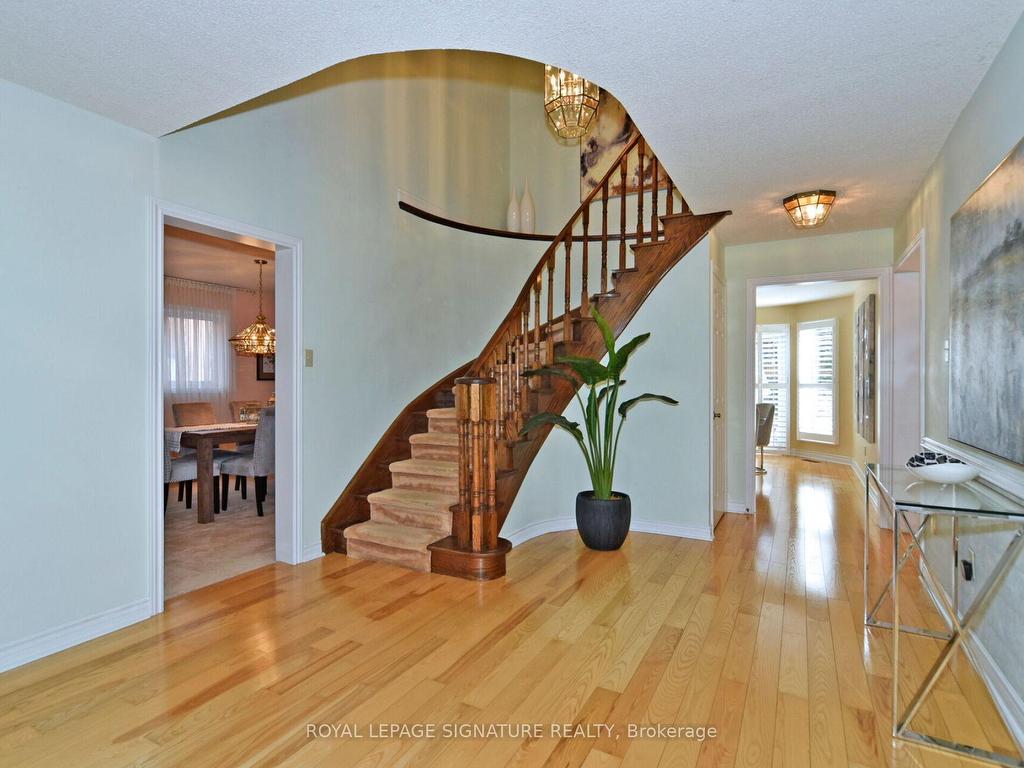 









65


Long Island

Crescent,
Markham,




ON
L3P 7M1

