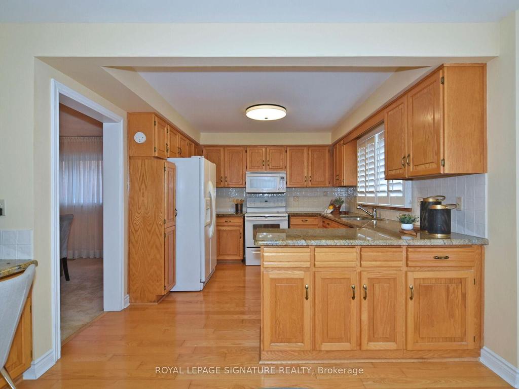 









65


Long Island

Crescent,
Markham,




ON
L3P 7M1

