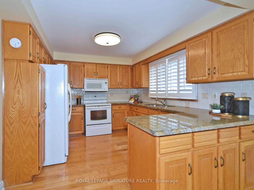 









65


Long Island

Crescent,
Markham,




ON
L3P 7M1

