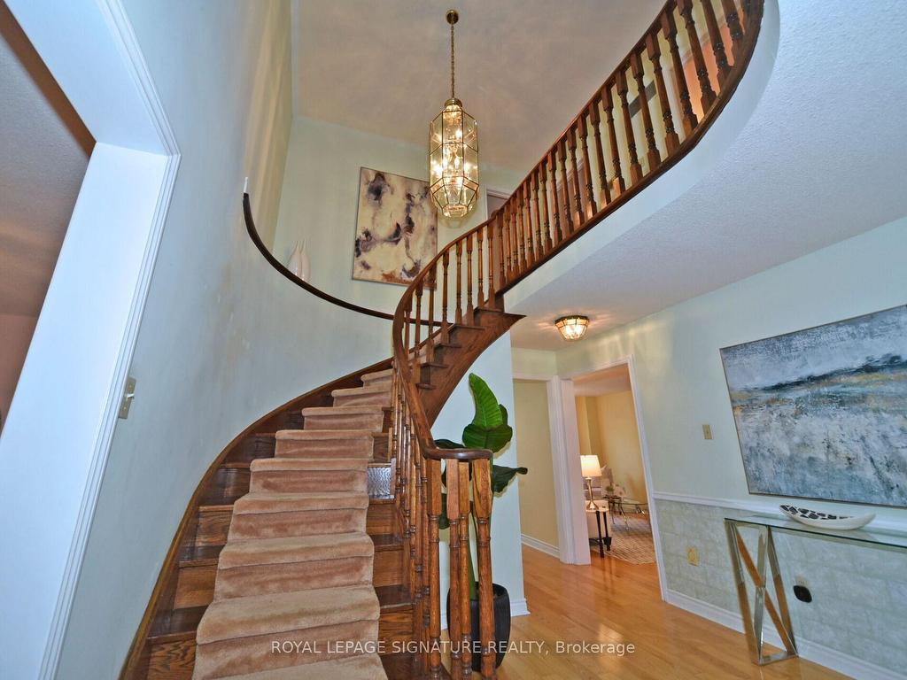









65


Long Island

Crescent,
Markham,




ON
L3P 7M1

