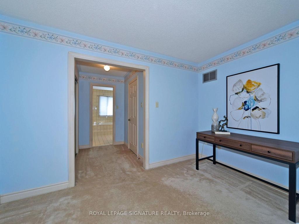 









65


Long Island

Crescent,
Markham,




ON
L3P 7M1

