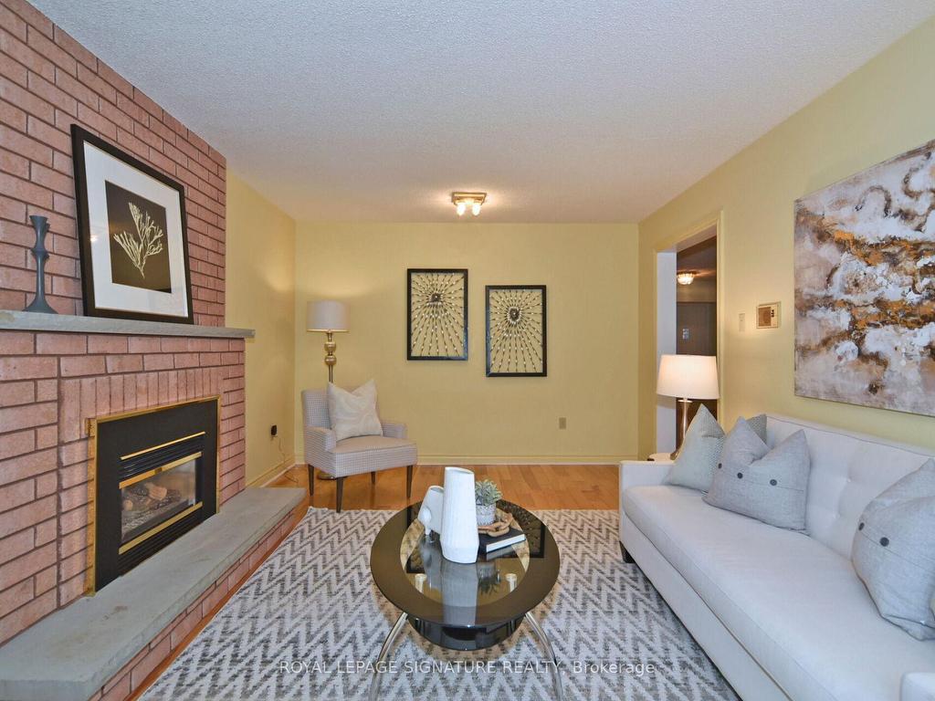 









65


Long Island

Crescent,
Markham,




ON
L3P 7M1

