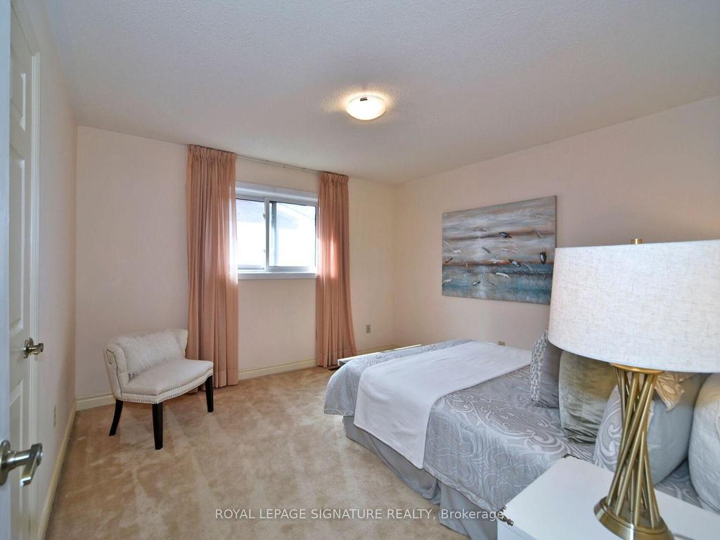 









65


Long Island

Crescent,
Markham,




ON
L3P 7M1

