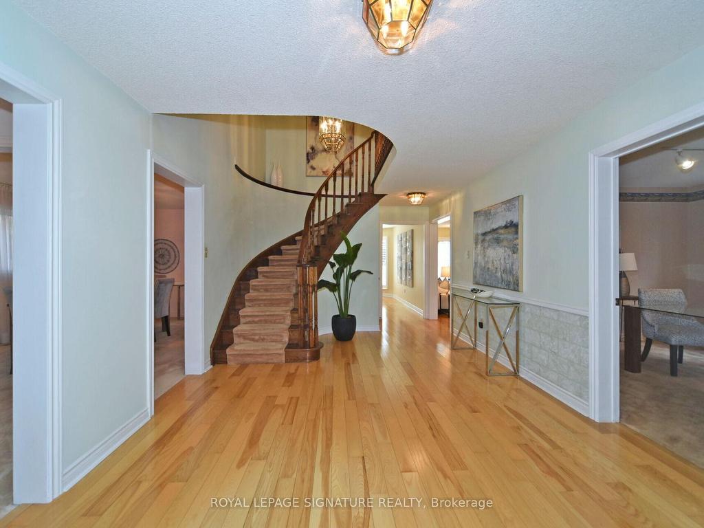 









65


Long Island

Crescent,
Markham,




ON
L3P 7M1

