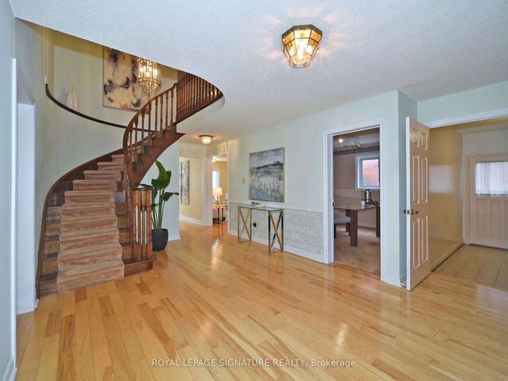 









65


Long Island

Crescent,
Markham,




ON
L3P 7M1

