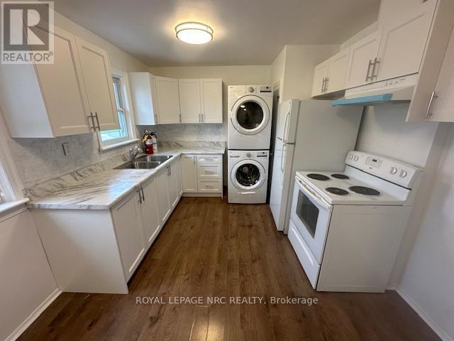 












MAIN ONLY - 51 MCMANN DRIVE

,
Thorold (Thorold Downtown),




Ontario
L2V2V6

