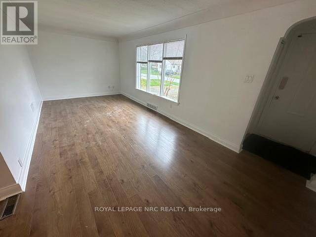 












MAIN ONLY - 51 MCMANN DRIVE

,
Thorold (Thorold Downtown),




Ontario
L2V2V6

