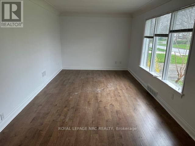 












MAIN ONLY - 51 MCMANN DRIVE

,
Thorold (Thorold Downtown),




Ontario
L2V2V6

