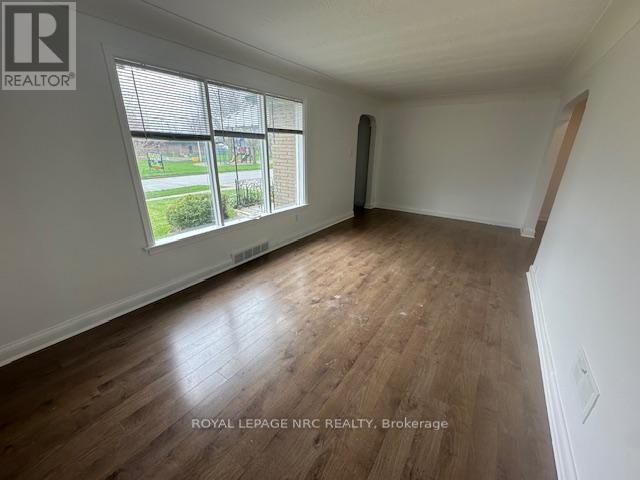 












MAIN ONLY - 51 MCMANN DRIVE

,
Thorold (Thorold Downtown),




Ontario
L2V2V6

