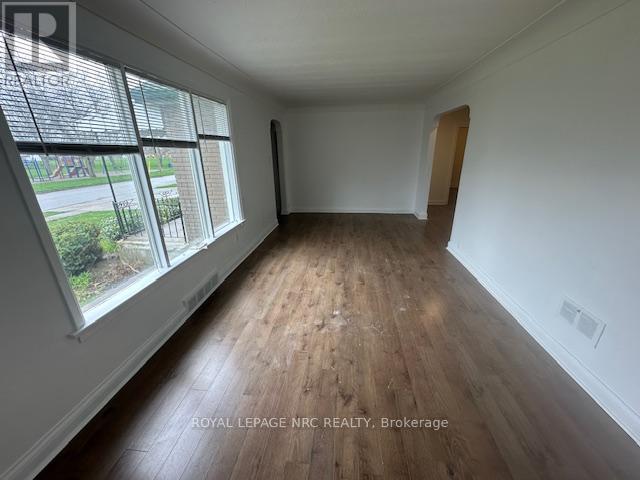 












MAIN ONLY - 51 MCMANN DRIVE

,
Thorold (Thorold Downtown),




Ontario
L2V2V6

