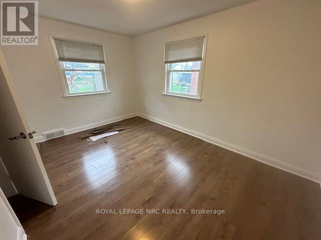 












MAIN ONLY - 51 MCMANN DRIVE

,
Thorold (Thorold Downtown),




Ontario
L2V2V6

