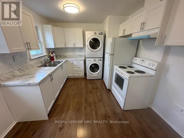 












MAIN ONLY - 51 MCMANN DRIVE

,
Thorold (Thorold Downtown),




Ontario
L2V2V6

