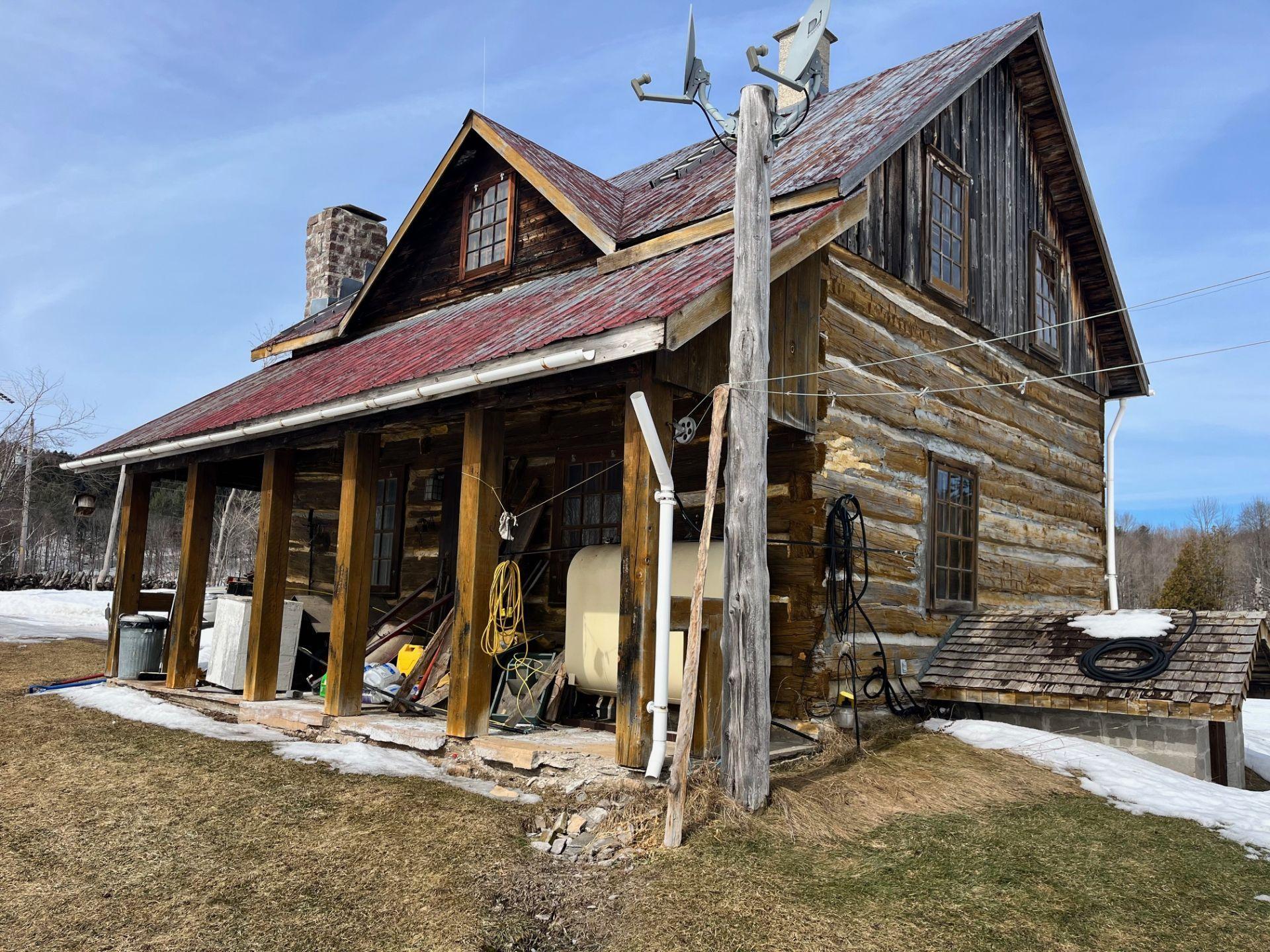 









241


Ch. Rawcliffe

,
Grenville-sur-la-Rouge,







QC
J0V1B0

