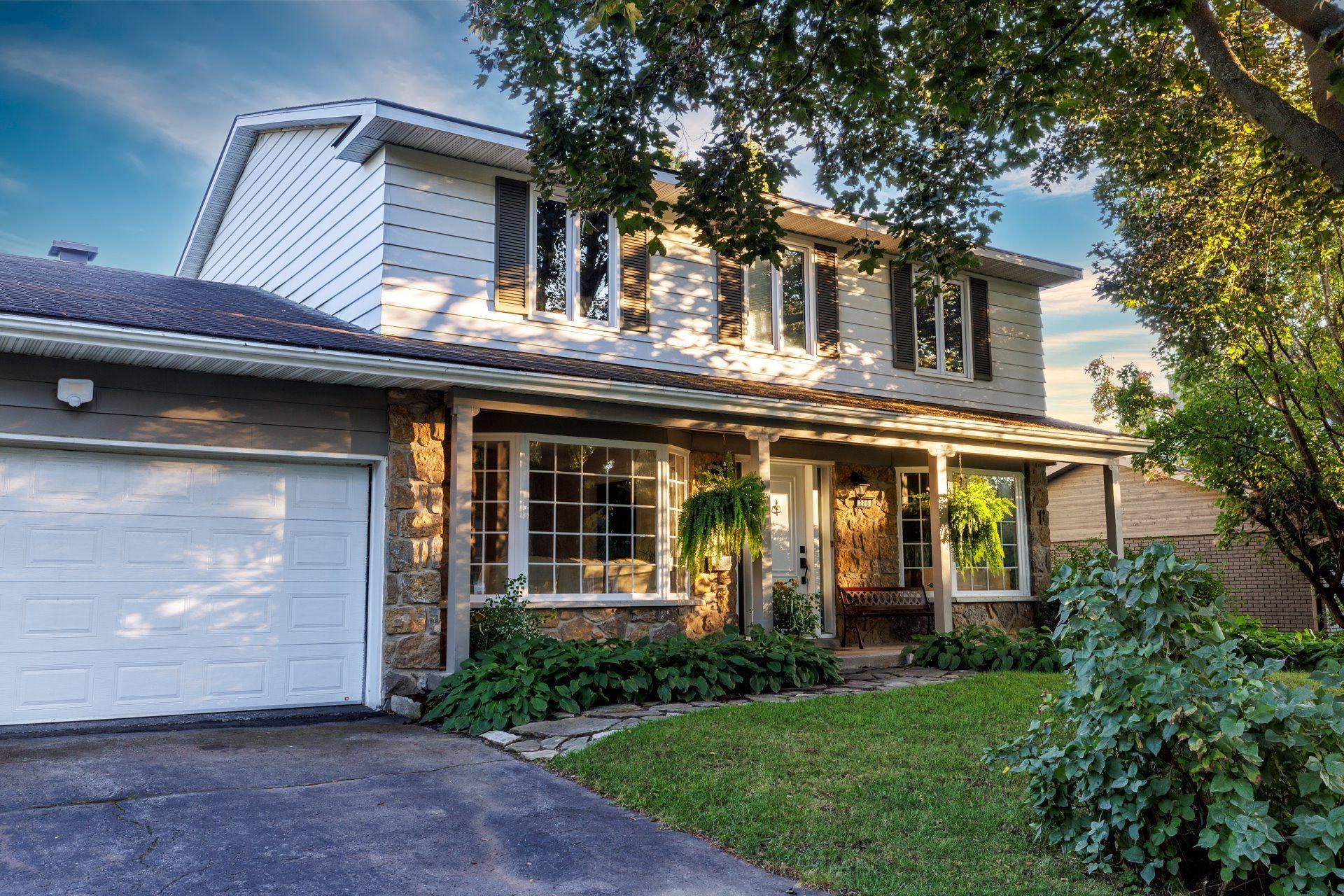 









226


Av. Loxley

,
Beaconsfield,




QC
H9W1L1

