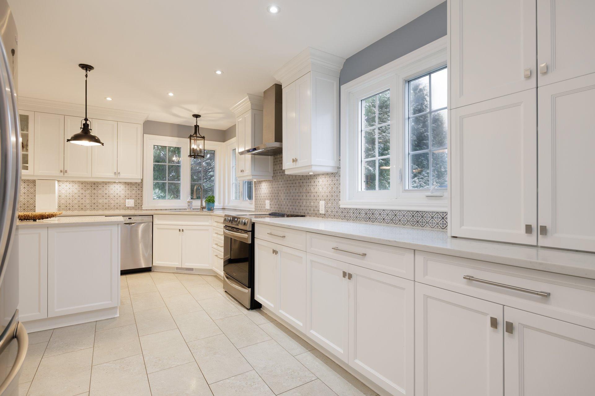 









226


Av. Loxley

,
Beaconsfield,




QC
H9W1L1


