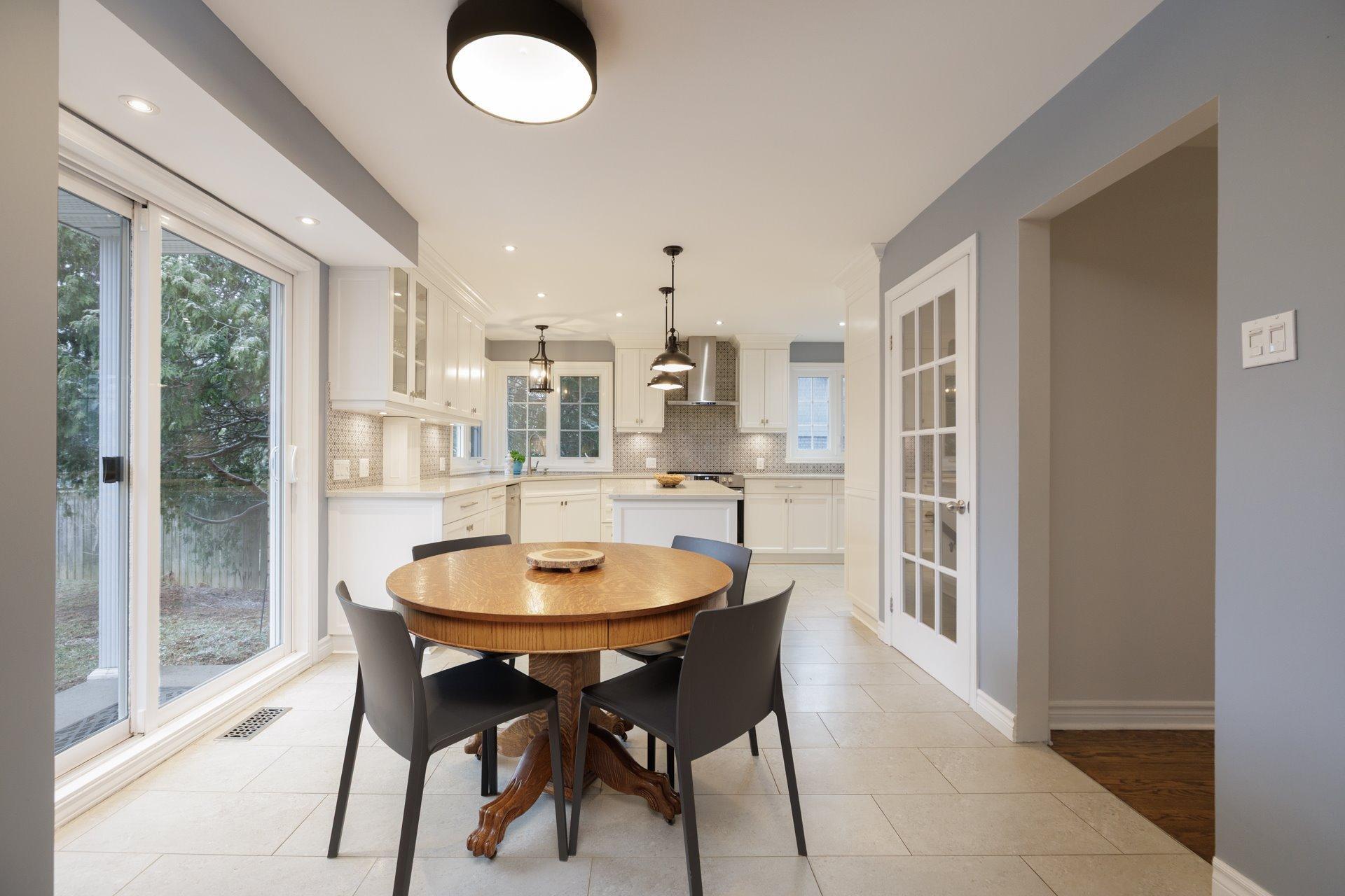 









226


Av. Loxley

,
Beaconsfield,




QC
H9W1L1

