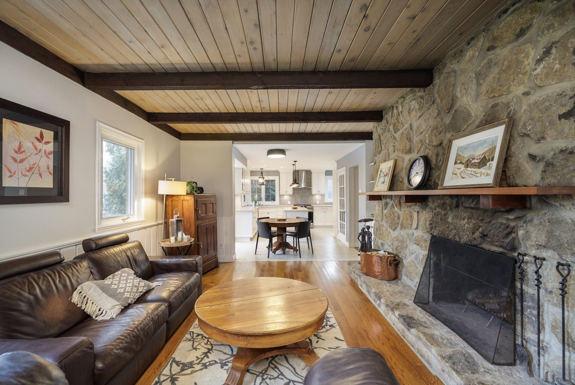 









226


Av. Loxley

,
Beaconsfield,




QC
H9W1L1

