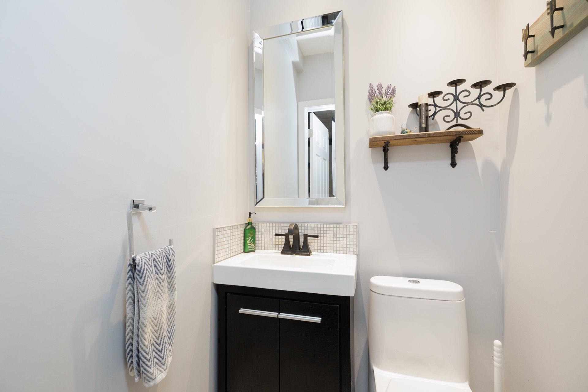 









226


Av. Loxley

,
Beaconsfield,




QC
H9W1L1

