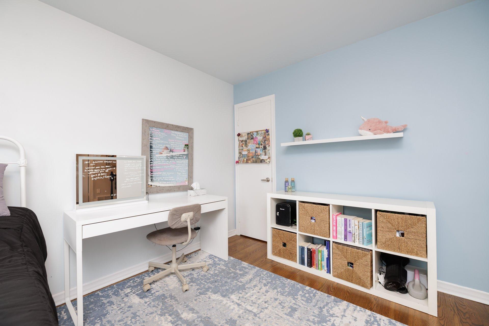 









226


Av. Loxley

,
Beaconsfield,




QC
H9W1L1

