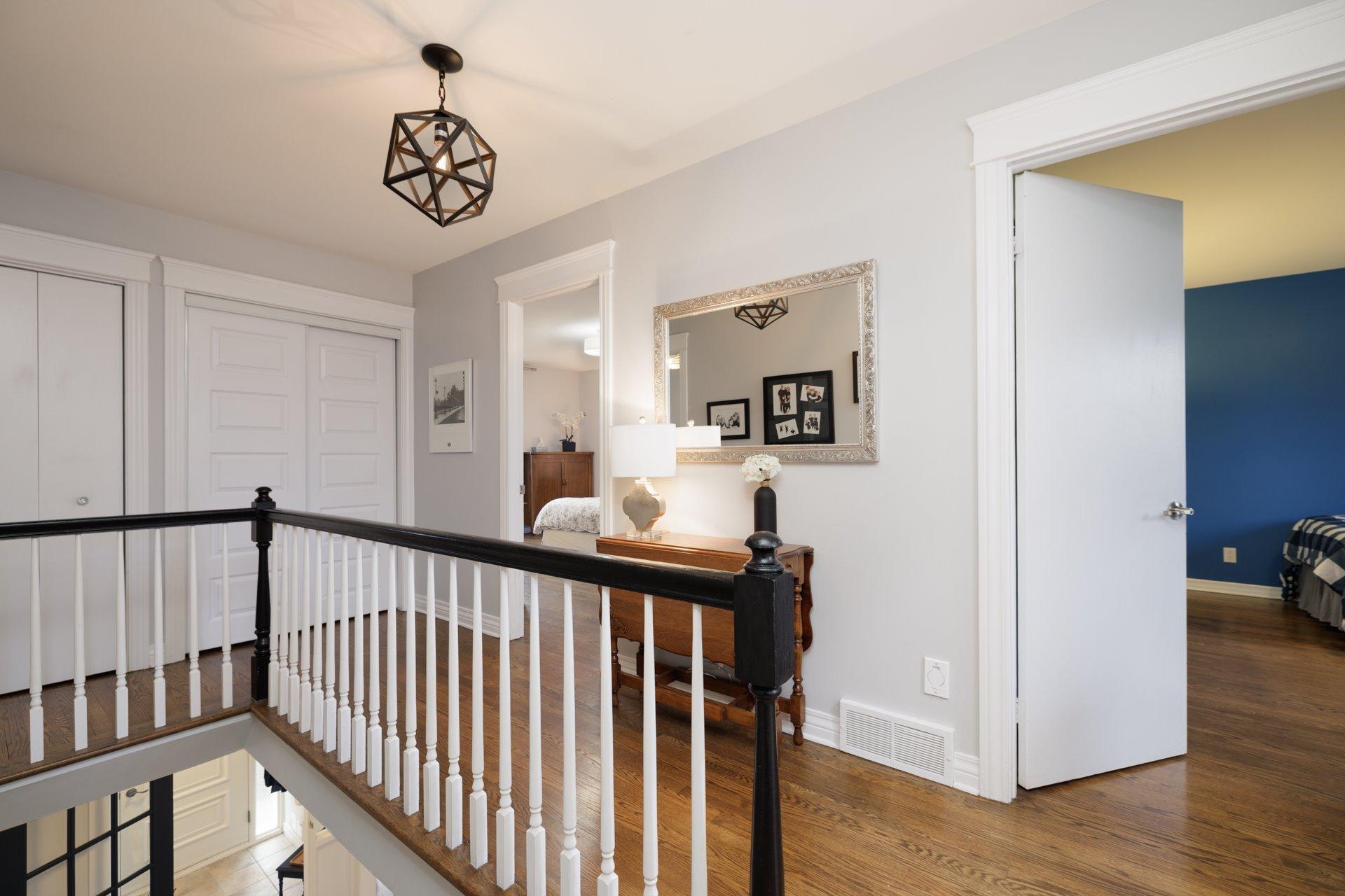 









226


Av. Loxley

,
Beaconsfield,




QC
H9W1L1

