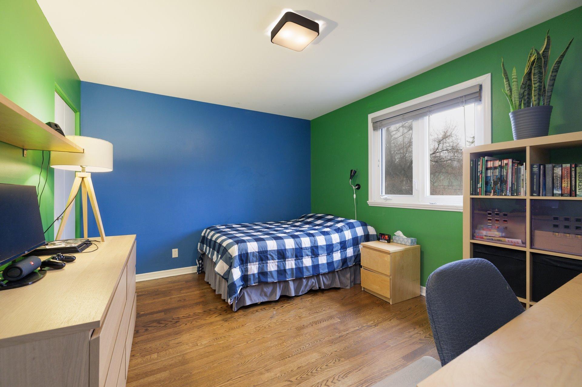 









226


Av. Loxley

,
Beaconsfield,




QC
H9W1L1

