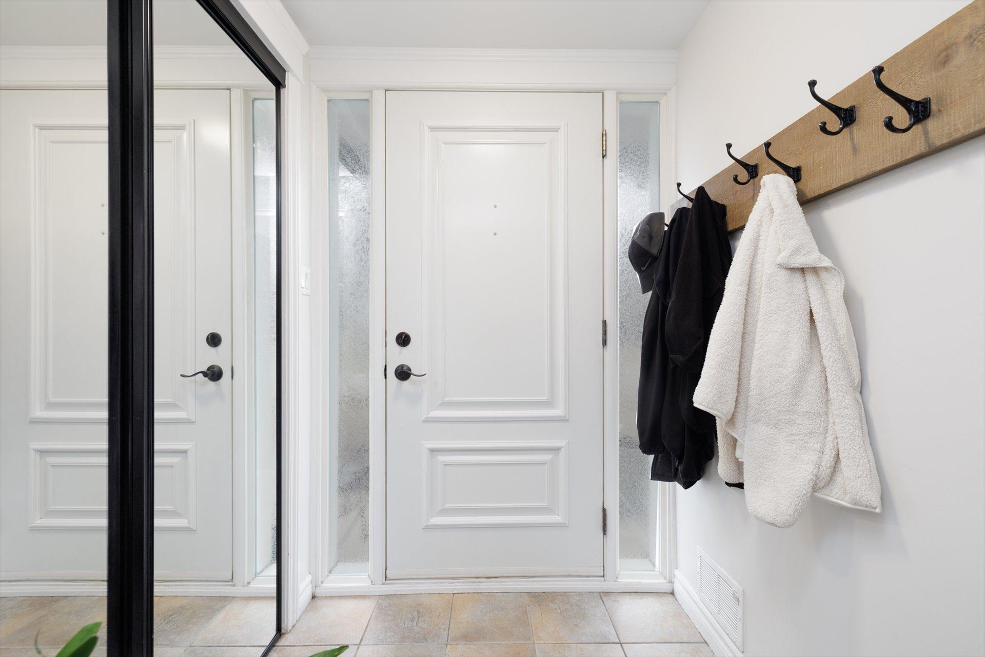 









226


Av. Loxley

,
Beaconsfield,




QC
H9W1L1

