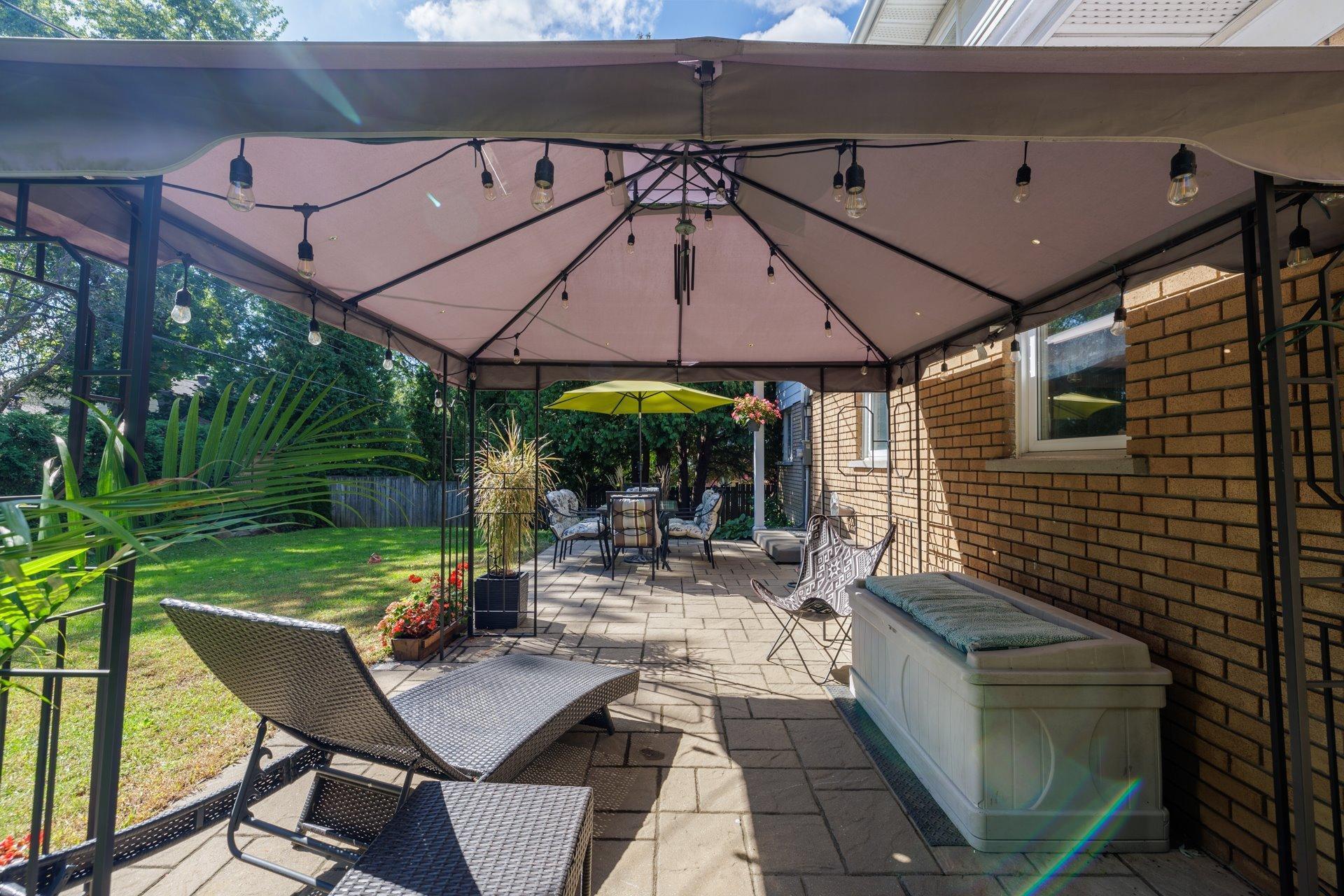 









226


Av. Loxley

,
Beaconsfield,




QC
H9W1L1

