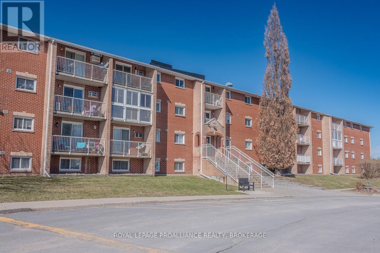












114 - 580 ARMSTRONG ROAD

,
Kingston (East Gardiners Rd),




Ontario
K7M8M3

