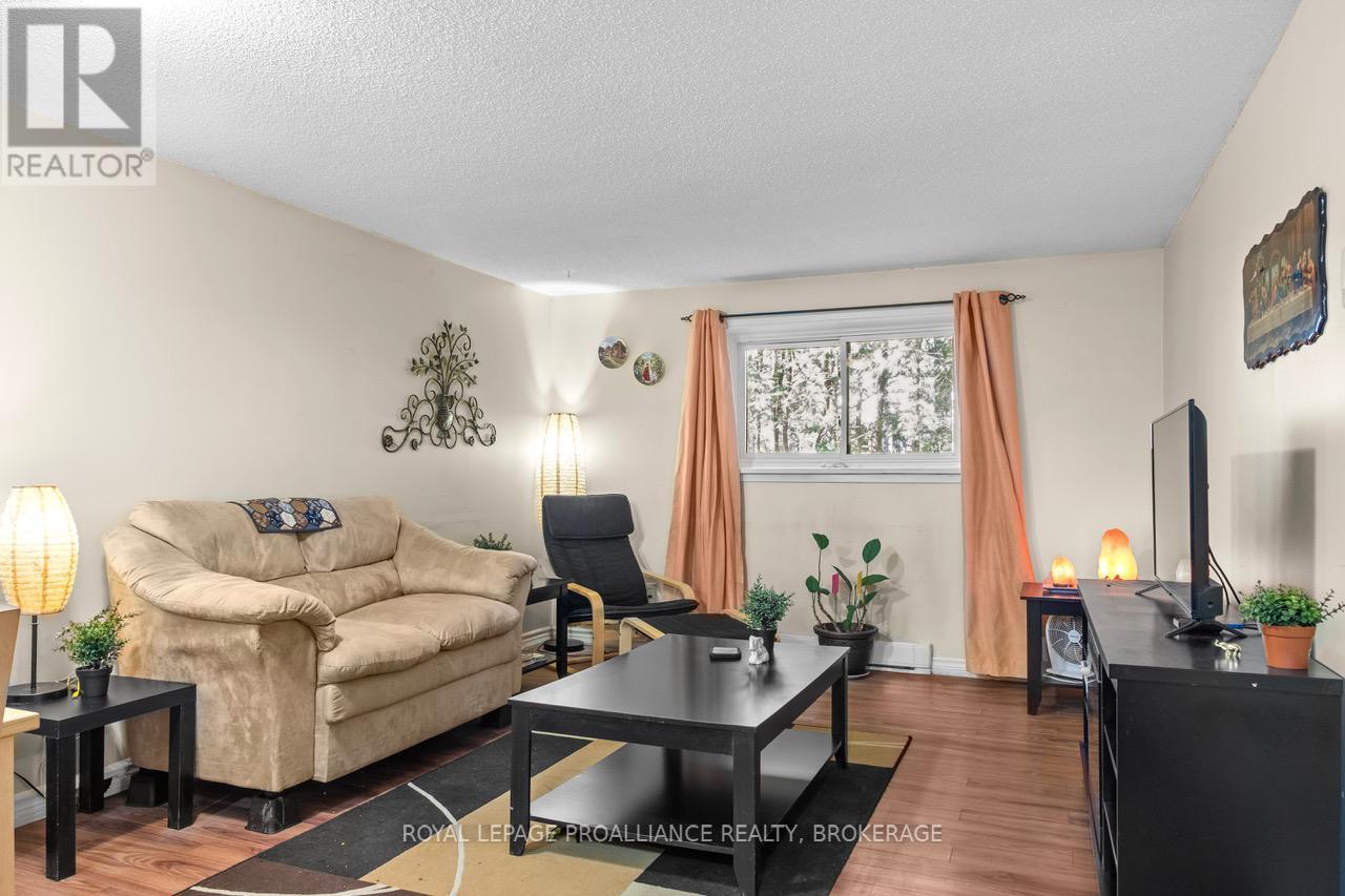 












114 - 580 ARMSTRONG ROAD

,
Kingston (East Gardiners Rd),




Ontario
K7M8M3

