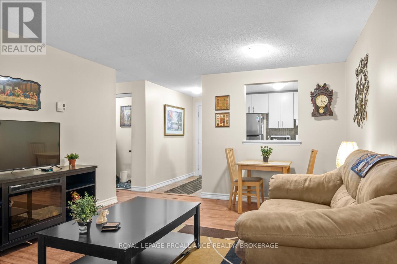 












114 - 580 ARMSTRONG ROAD

,
Kingston (East Gardiners Rd),




Ontario
K7M8M3

