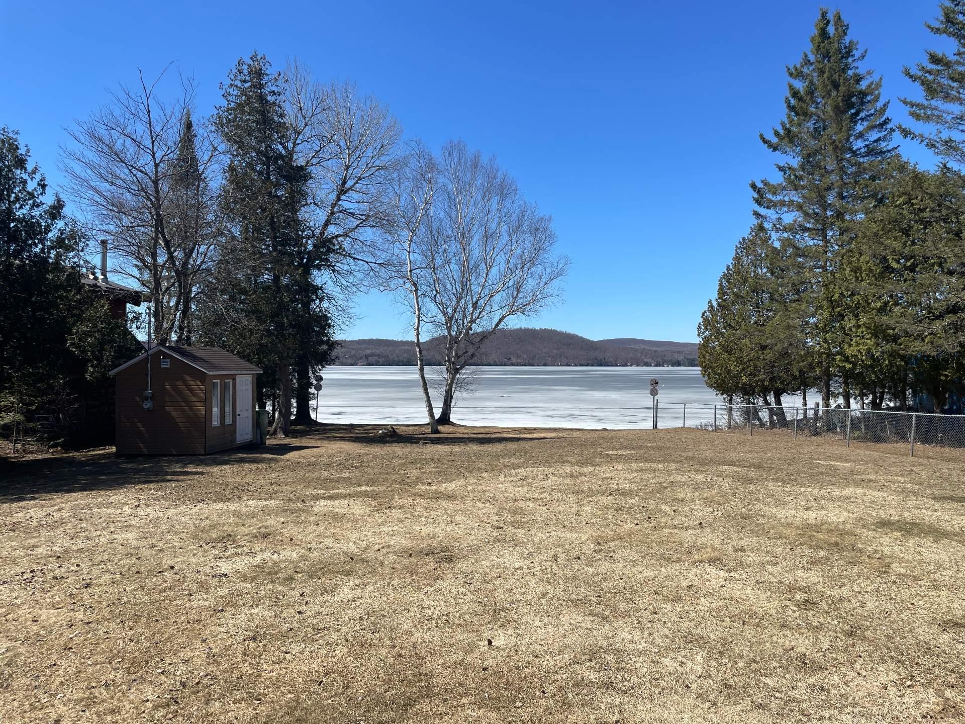 












Ch. du Tour-du-Lac

,
Lac-des-Plages,







QC
J0T1K0

