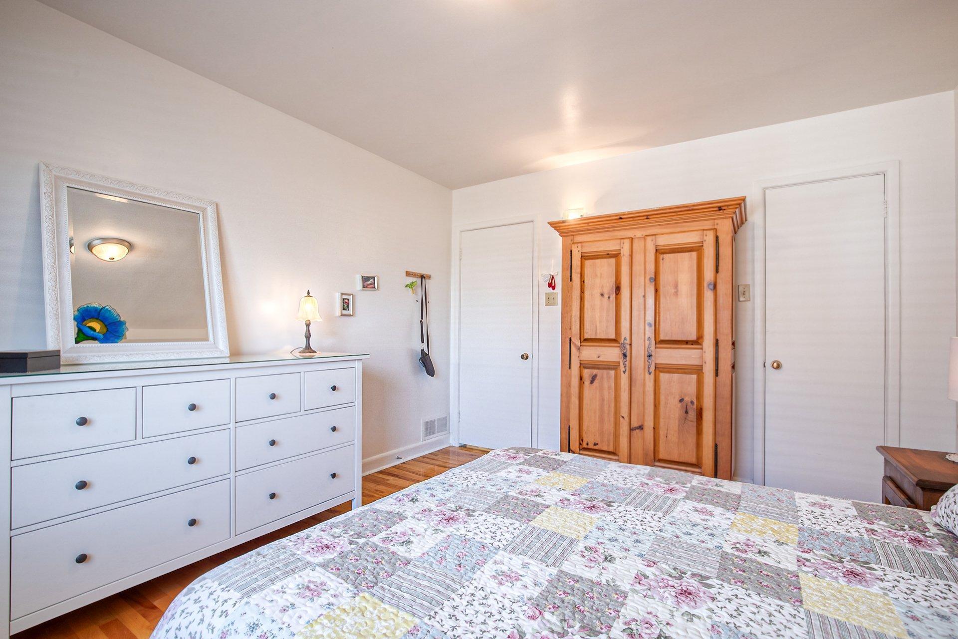 









1530


Rue Vidal

,
Saint-Hyacinthe,




QC
J2T1A9

