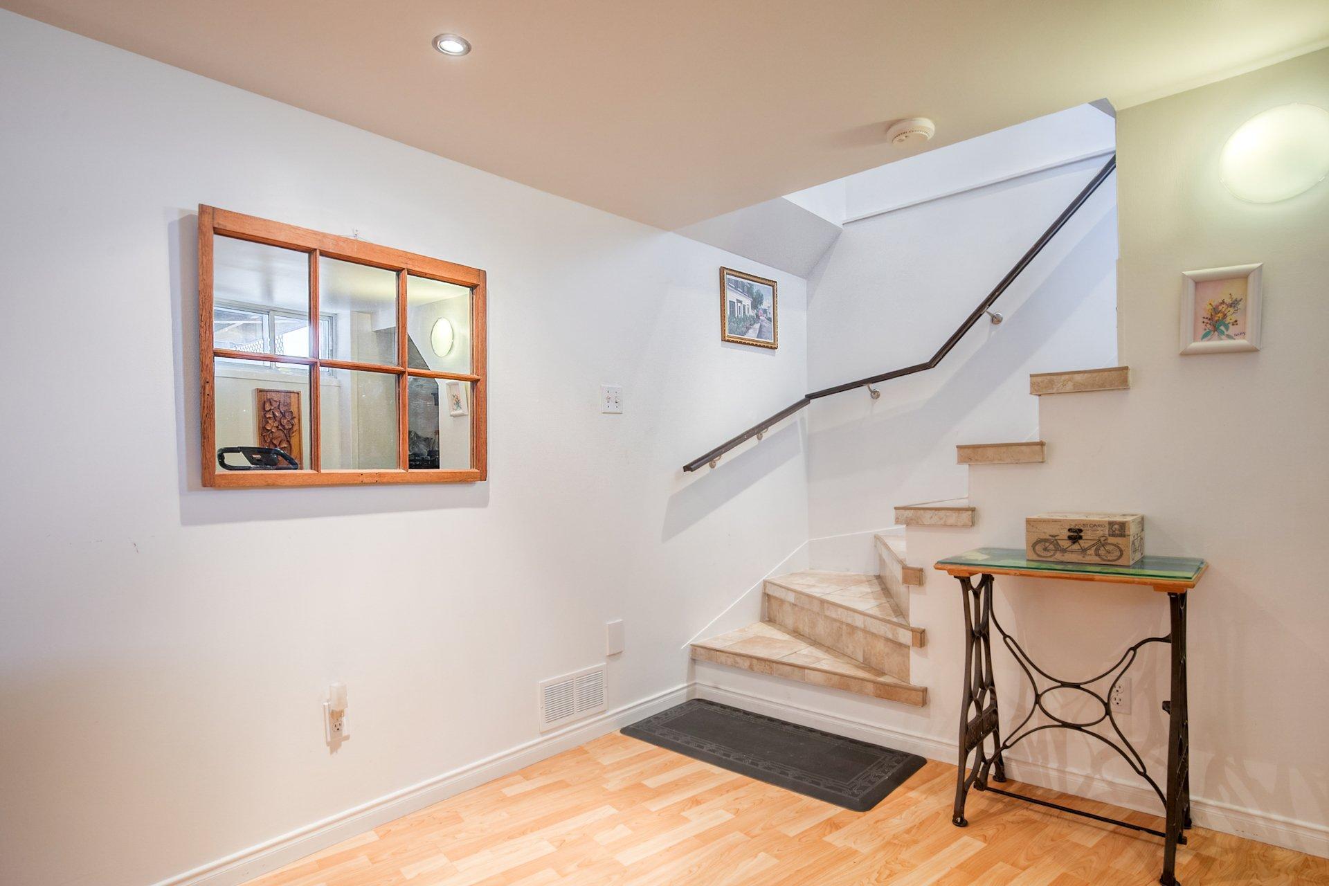 









1530


Rue Vidal

,
Saint-Hyacinthe,




QC
J2T1A9

