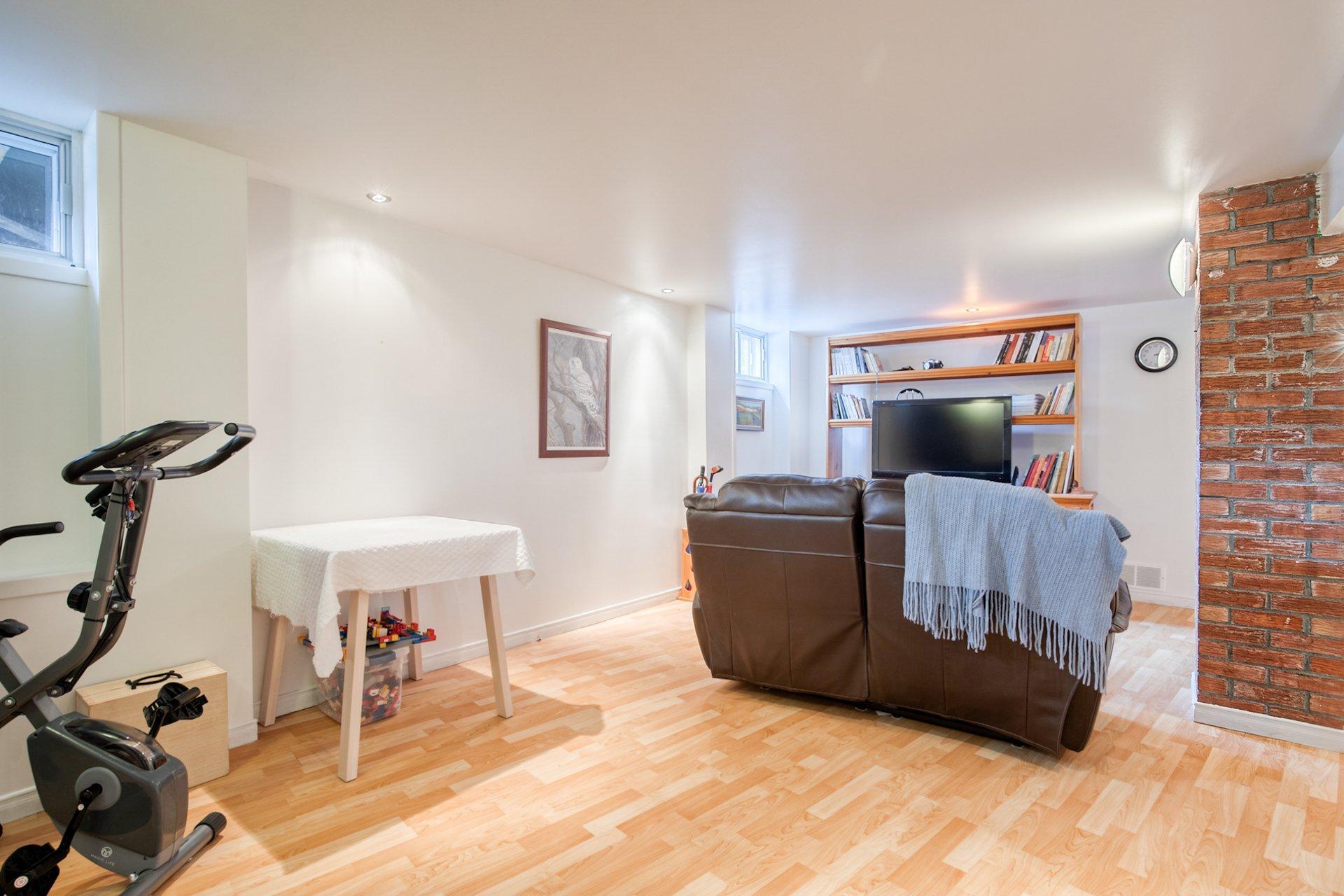 









1530


Rue Vidal

,
Saint-Hyacinthe,




QC
J2T1A9

