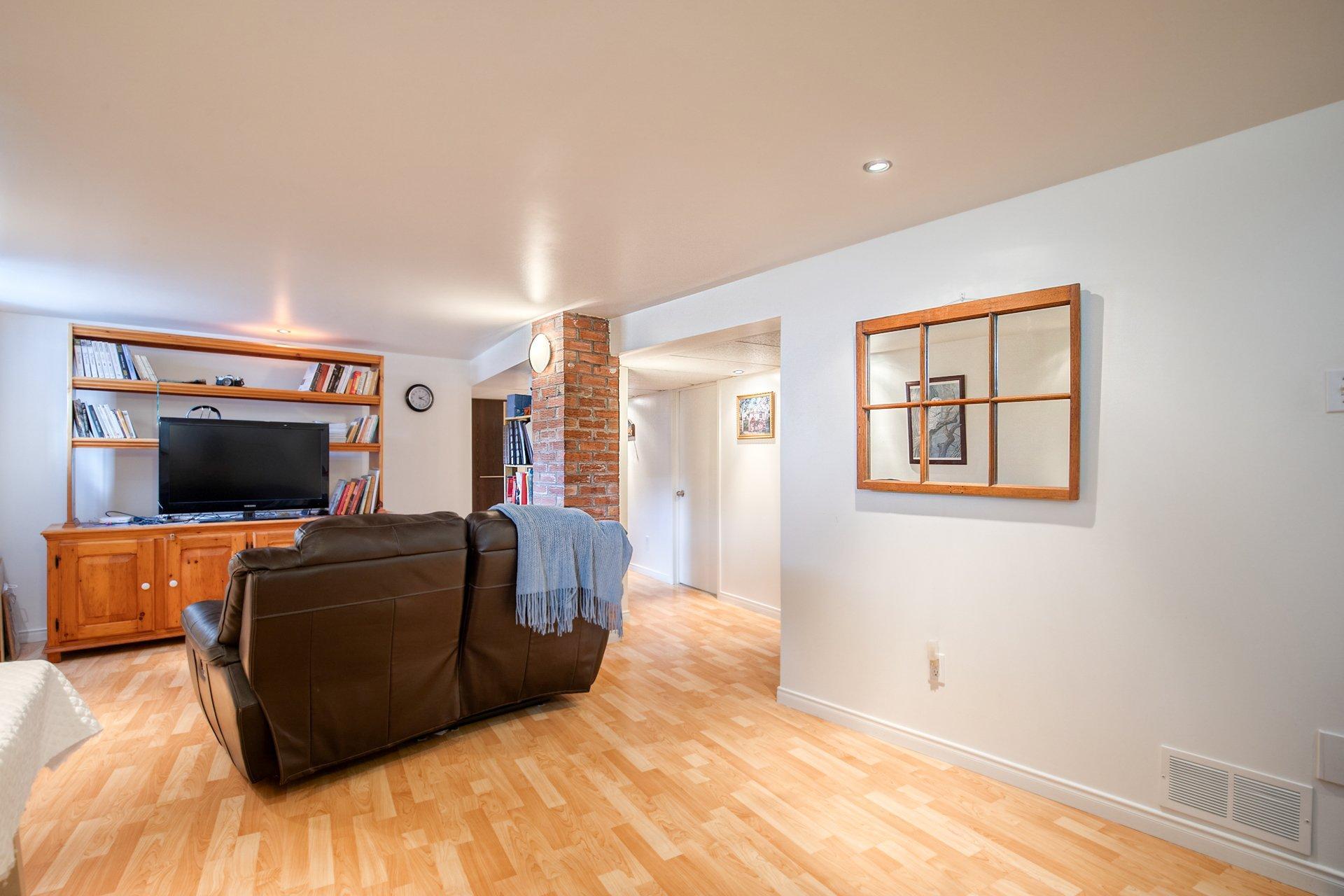 









1530


Rue Vidal

,
Saint-Hyacinthe,




QC
J2T1A9

