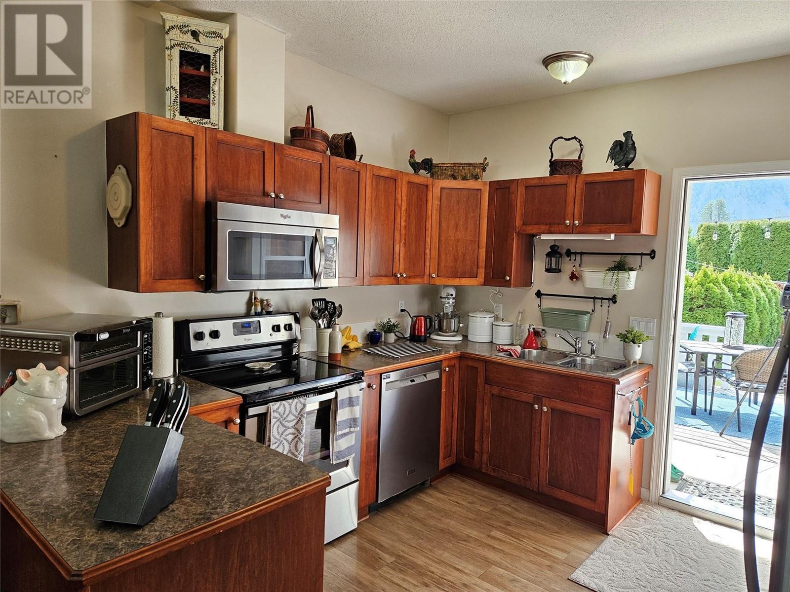 












713 9th Avenue

,
Keremeos,




British Columbia
V0X1N3

