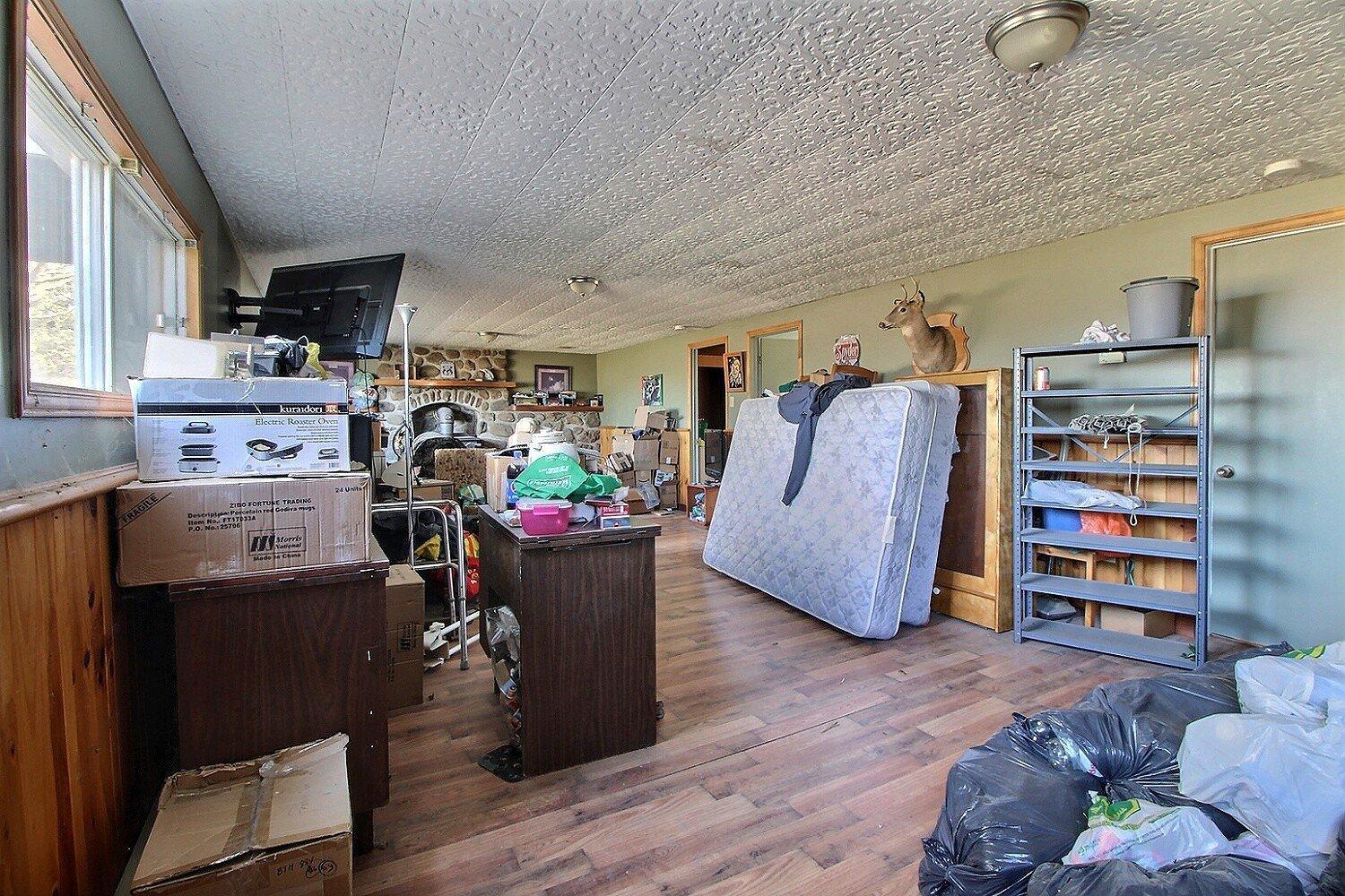 









15240


Route 143

,
Stanstead-Est,




QC
J0B1C0


